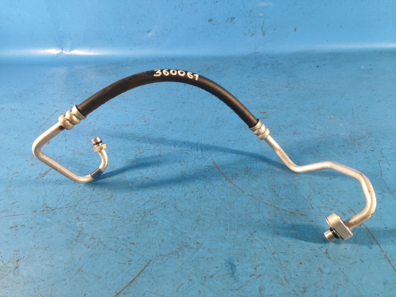 Запчасть трубка кондиционера NISSAN X-TRAIL/ROGUE T33 20- 2021 2.5 PR25DD 924906RA3A Б/У Трубка кондиционера NISSAN X-TRAIL/ROGUE T33 20- 2021 2.5 PR25DD 924906RA3A Б/У