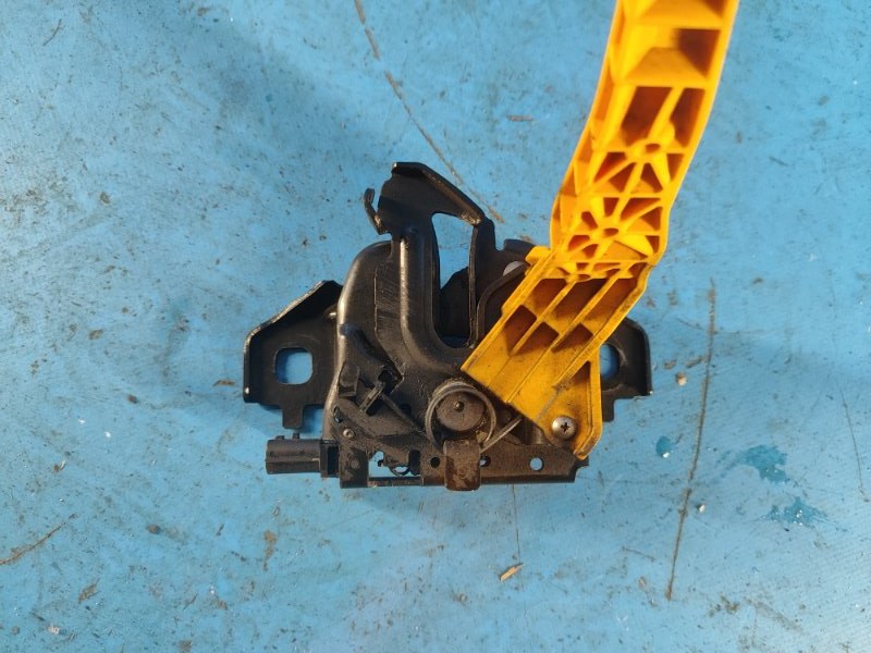 Замок капота NISSAN X-TRAIL/ROGUE T33 20- 2.5 PR25DD Замок капота NISSAN X-TRAIL/ROGUE T33 20- 2.5 PR25DD