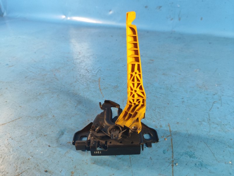 Замок капота X-TRAIL/ROGUE T33 20- 2021 2.5 PR25DD Замок капота X-TRAIL/ROGUE T33 20- 2021 2.5 PR25DD