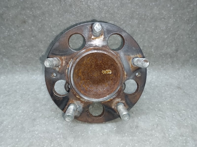 Запчасть ступица задняя HYUNDAI ELANTRA MD 10-15 2015 1.8 G4NB 52710-3X000 Б/У Ступица задняя HYUNDAI ELANTRA MD 10-15 2015 1.8 G4NB 52710-3X000 Б/У