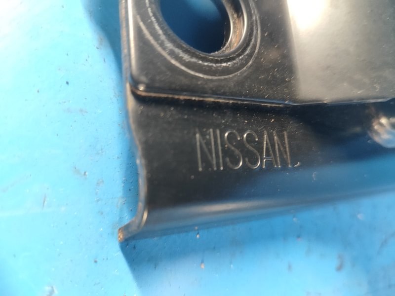 Усилитель переднего бампера X-TRAIL/ROGUE T33 20- 2021 2.5 PR25DD