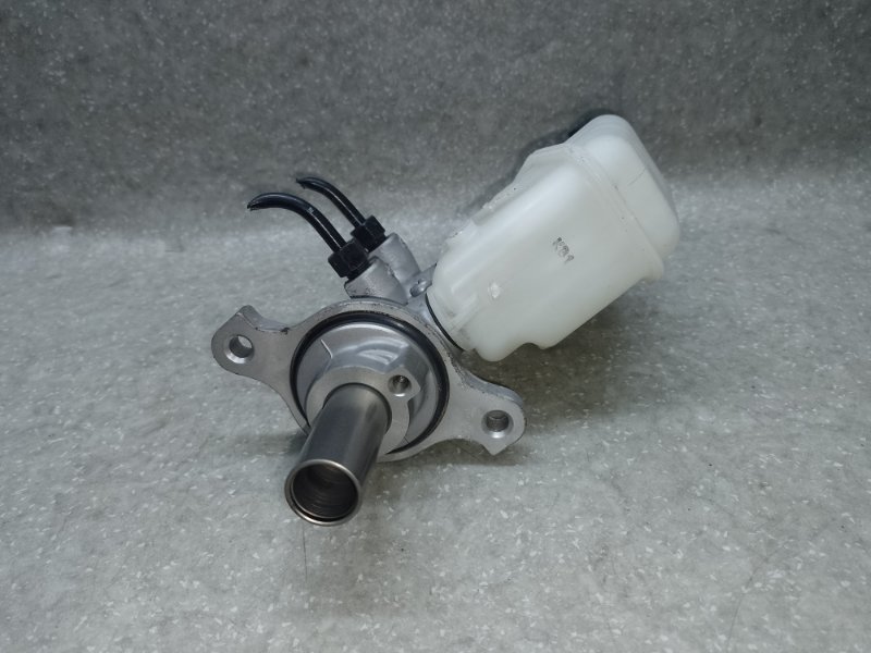 Главный тормозной цилиндр HYUNDAI ELANTRA MD 10-15 1.8 G4NB Главный тормозной цилиндр HYUNDAI ELANTRA MD 10-15 1.8 G4NB