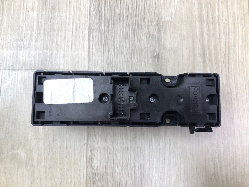 Блок управления стеклоподъемниками MUSTANG 15- 2017 Кабриолет 3.7 C37PDED