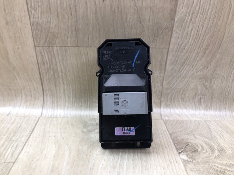 Кнопка стеклоподъемника передняя правая HONDA ACCORD CU8 / TSX 08-14 2.4 K24Z3