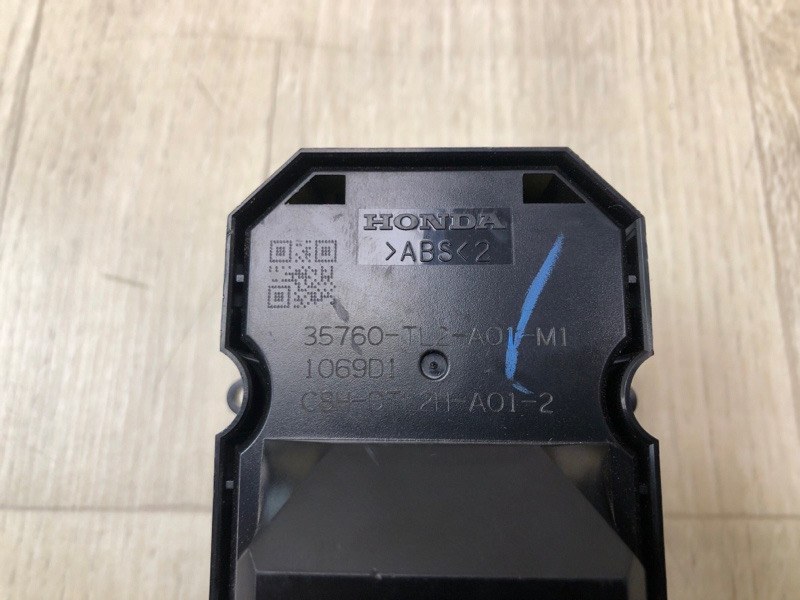 Кнопка стеклоподъемника передняя правая ACCORD CU8 / TSX 08-14 2010 2.4 K24Z3