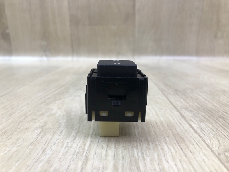 Кнопка центрального замка передняя правая TOYOTA SIENNA 11-16 3.5 2GR-FE