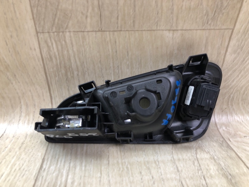 Ручка двери внутренняя передняя правая FORD FOCUS 10-18 2.0 C20HDEX Ручка двери внутренняя передняя правая FORD FOCUS 10-18 2.0 C20HDEX