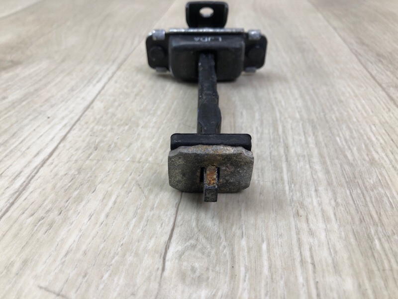 Ограничитель двери передний левый ELANTRA AD 16- 2016 2.0 G4NH