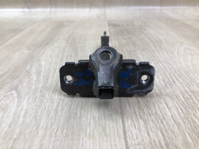 Ограничитель двери передний правый HYUNDAI ACCENT RB 10- 1.6 G4FD