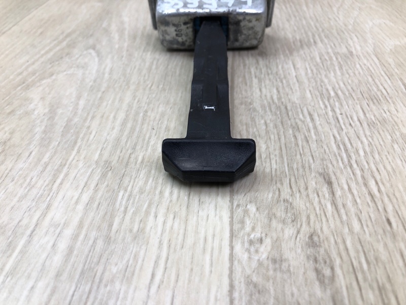 Ограничитель двери передний правый FOCUS 10-18 2017 2.0 C20HDEX