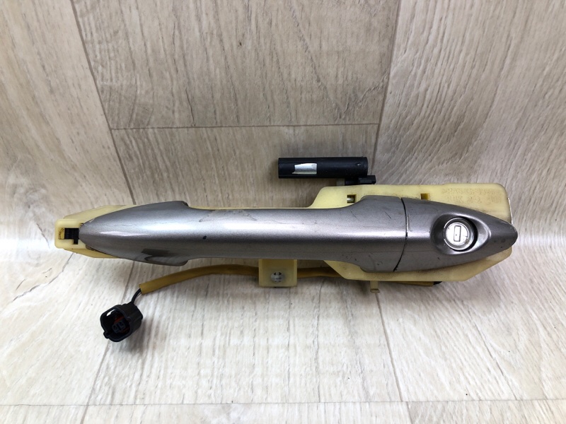 Ручка двери наружная передняя левая HYUNDAI ACCENT RB 10- 2013 1.6 G4FD 82651-1R050 Б/У