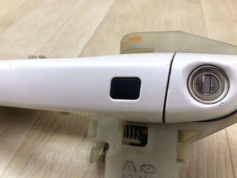 Ручка двери наружная передняя левая ELANTRA AD 16- 2016 2.0 G4NH