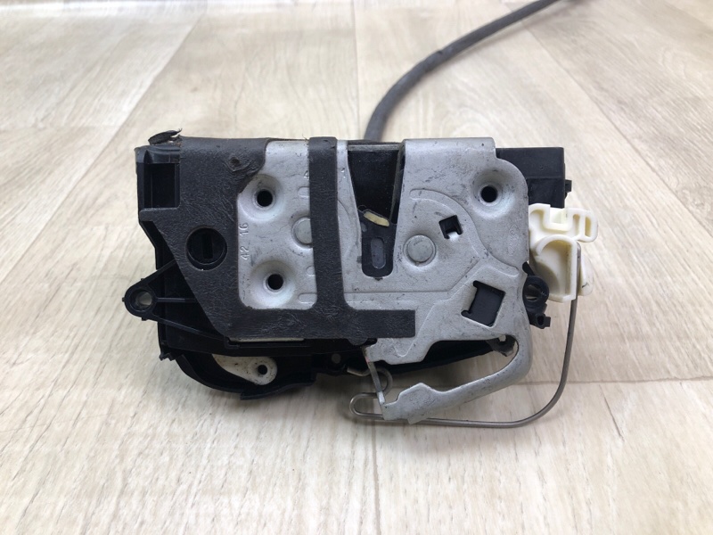 Замок двери передний левый FORD FOCUS 10-18 2.0 C20HDEX