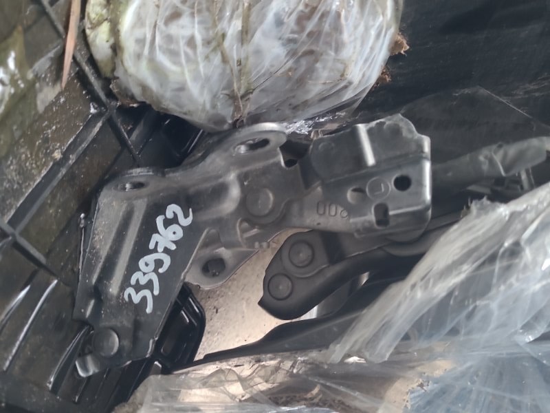 Петля капота левая LEXUS LS500 18- 53420-50110 Б/У