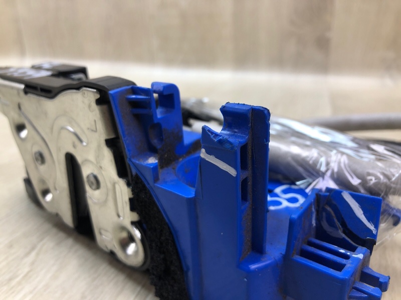 Замок двери передний левый ELANTRA AD 16- 2016 2.0 G4NH