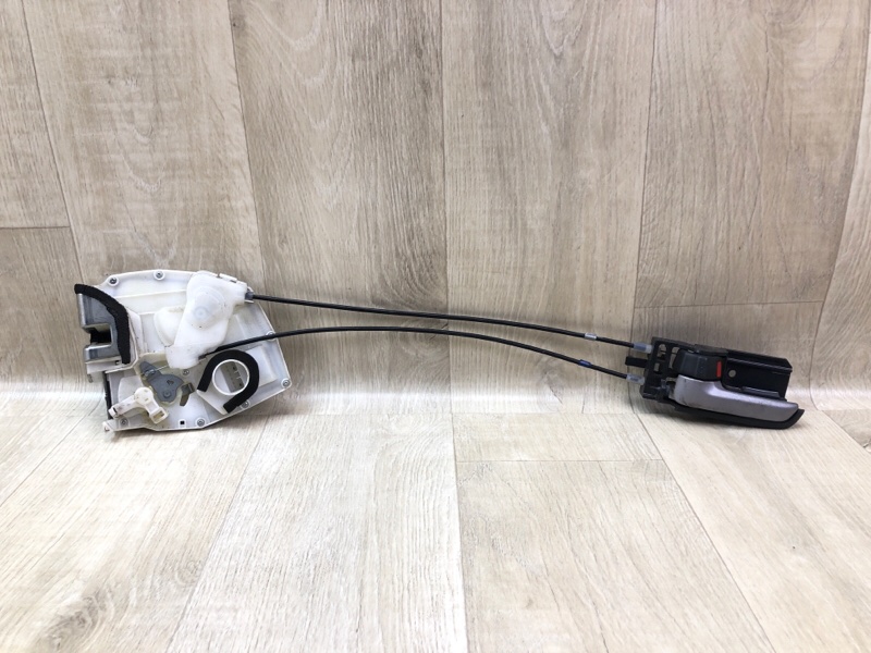 Замок двери задний левый SUZUKI SX4 06-13 2009 J20A 82302-80J22 Б/У