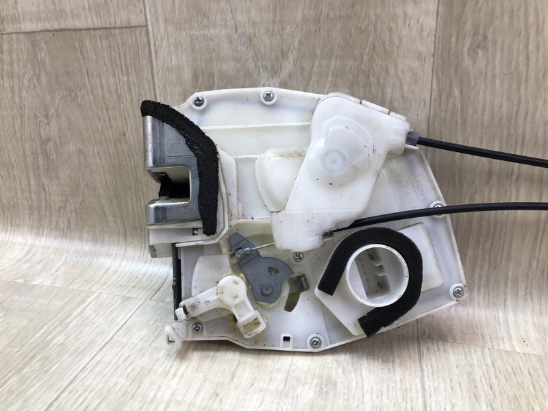 Замок двери задний левый SX4 06-13 2009 J20A