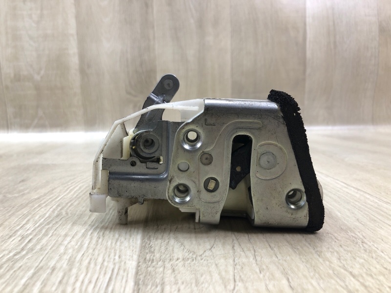 Замок двери задний левый SX4 06-13 2009 J20A