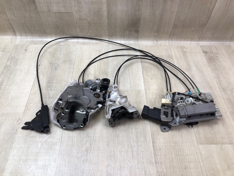 Замок двери боковой задний левый TOYOTA SIENNA 11-16 2014 3.5 2GR-FE 69300-08020 Б/У