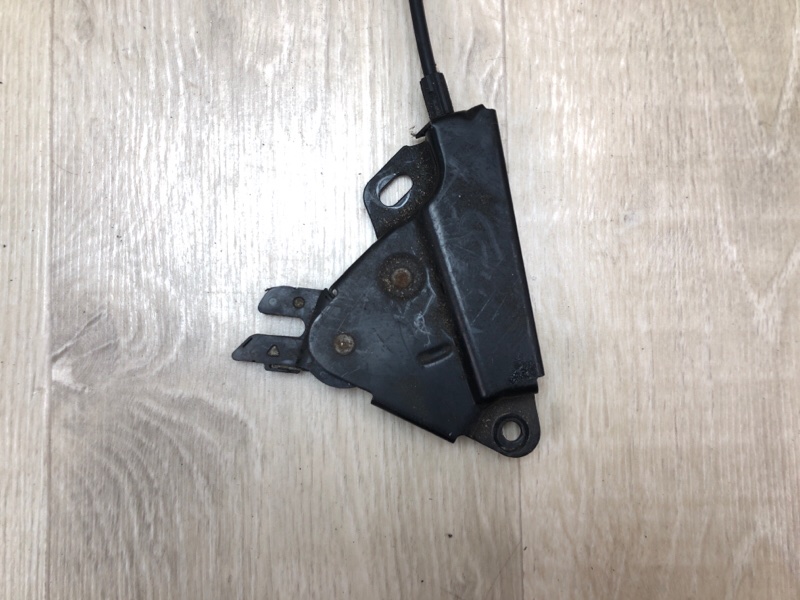 Замок двери боковой задний левый SIENNA 11-16 2014 3.5 2GR-FE