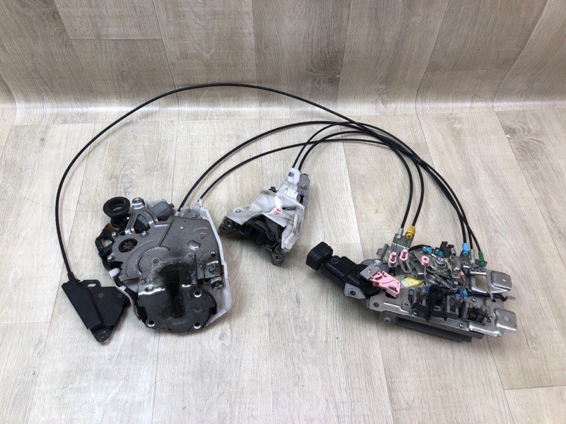 Замок двери боковой задний правый TOYOTA SIENNA 11-16 2014 3.5 2GR-FE 69200-08020 Б/У