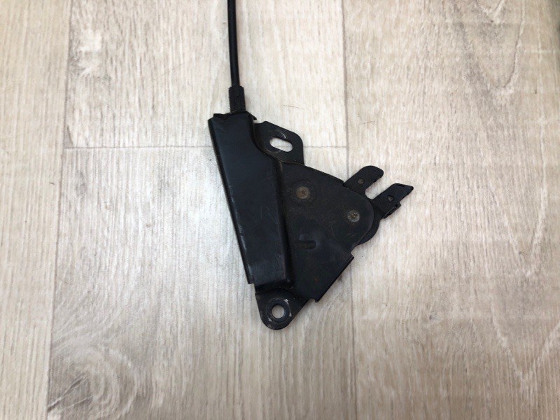 Замок двери боковой задний правый SIENNA 11-16 2014 3.5 2GR-FE