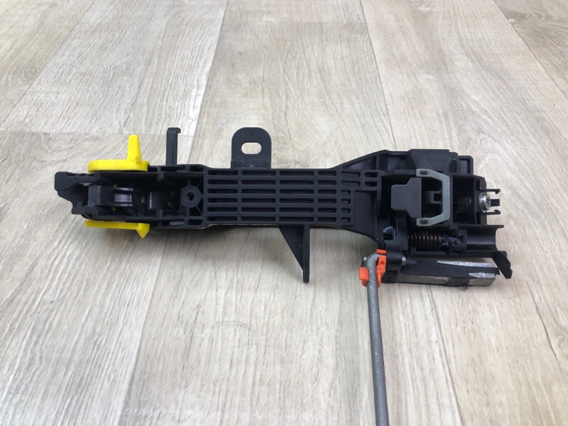 Ручка двери наружная задняя правая TOYOTA SIENNA 11-16 3.5 2GR-FE Ручка двери наружная задняя правая TOYOTA SIENNA 11-16 3.5 2GR-FE