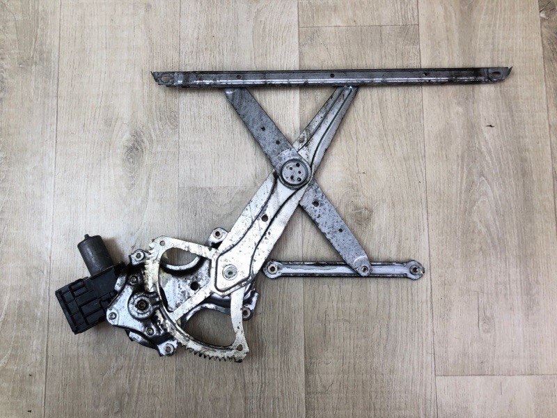 Стеклоподъемник задний левый SIENNA 11-16 2014 3.5 2GR-FE Стеклоподъемник задний левый SIENNA 11-16 2014 3.5 2GR-FE