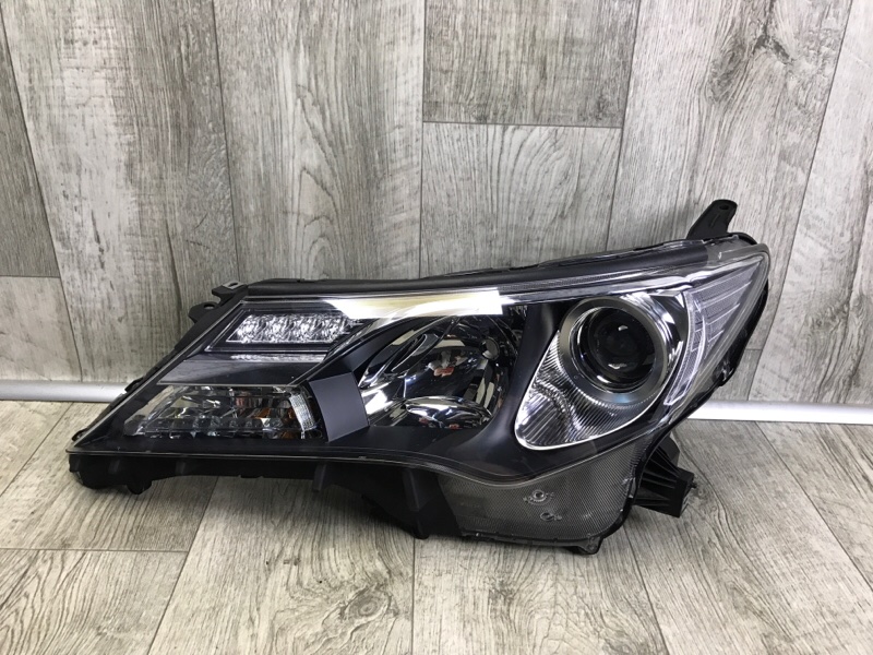 Запчасть фара левая TOYOTA RAV4 13-19 81185-42570 Б/У Фара левая TOYOTA RAV4 13-19 81185-42570 Б/У