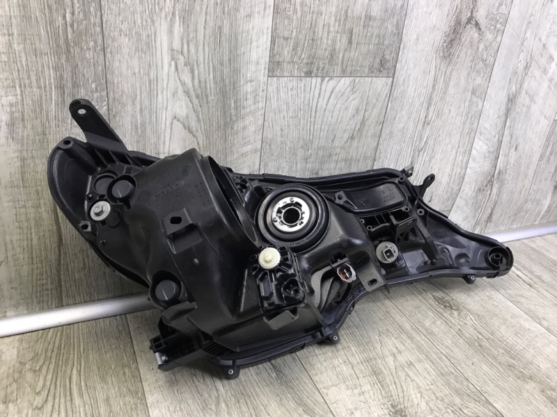 Фара левая RAV4 13-19 Фара левая RAV4 13-19