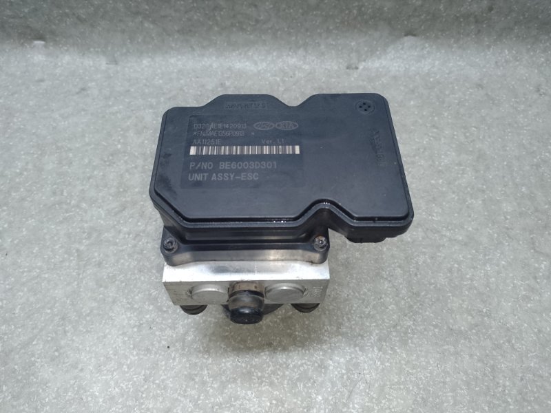 Блок ABS SONATA YF 10-14 2011 2.4 G4KK Блок ABS SONATA YF 10-14 2011 2.4 G4KK