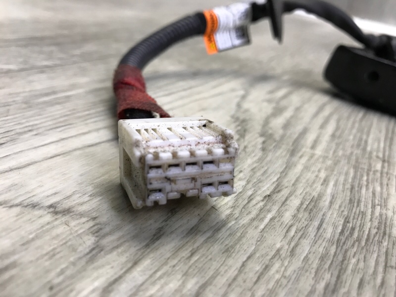 Амортизатор крышки багажника левый X-TRAIL/ROGUE T33 20- 2021 2.5 PR25DD