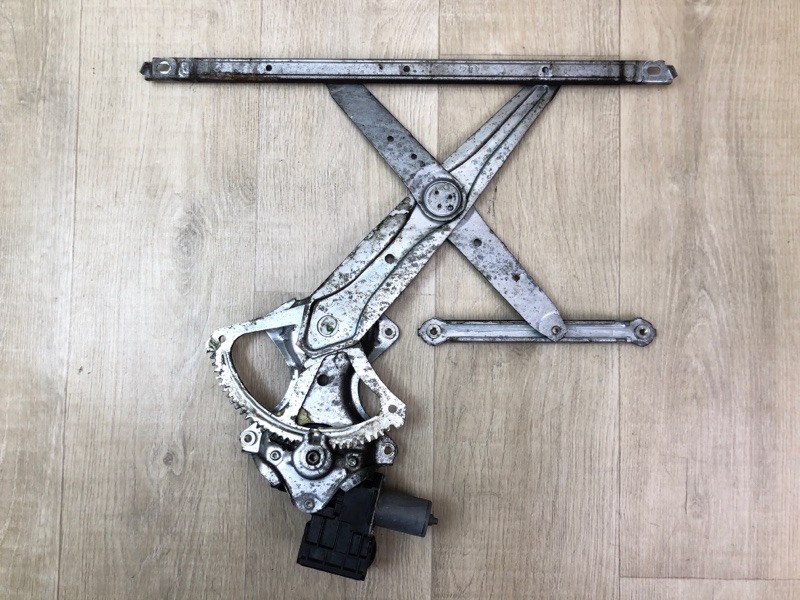 Стеклоподъемник задний правый SIENNA 11-16 2014 3.5 2GR-FE Стеклоподъемник задний правый SIENNA 11-16 2014 3.5 2GR-FE