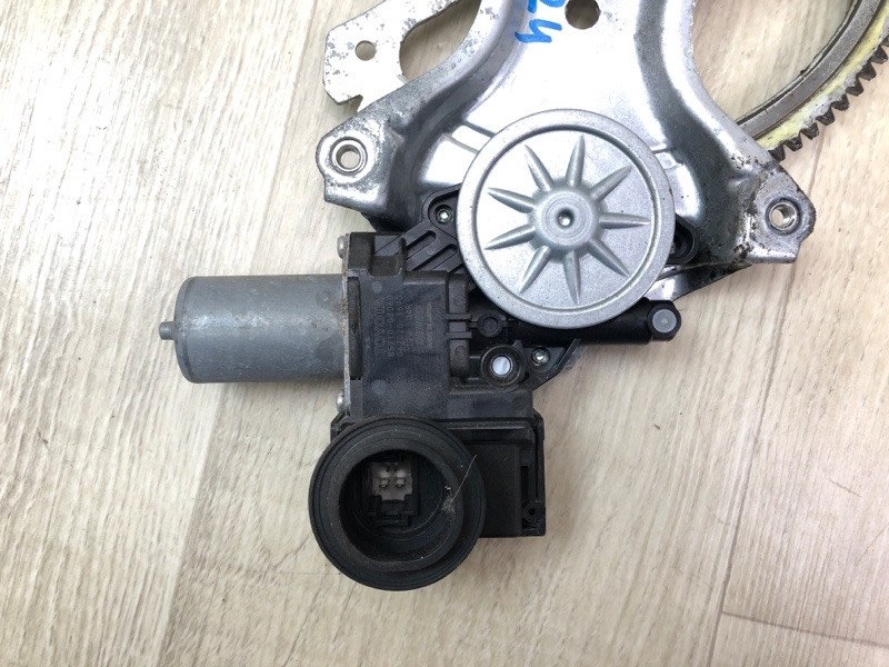 Стеклоподъемник задний правый TOYOTA SIENNA 11-16 3.5 2GR-FE Стеклоподъемник задний правый TOYOTA SIENNA 11-16 3.5 2GR-FE