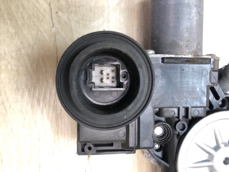 Стеклоподъемник задний правый SIENNA 11-16 2014 3.5 2GR-FE Стеклоподъемник задний правый SIENNA 11-16 2014 3.5 2GR-FE