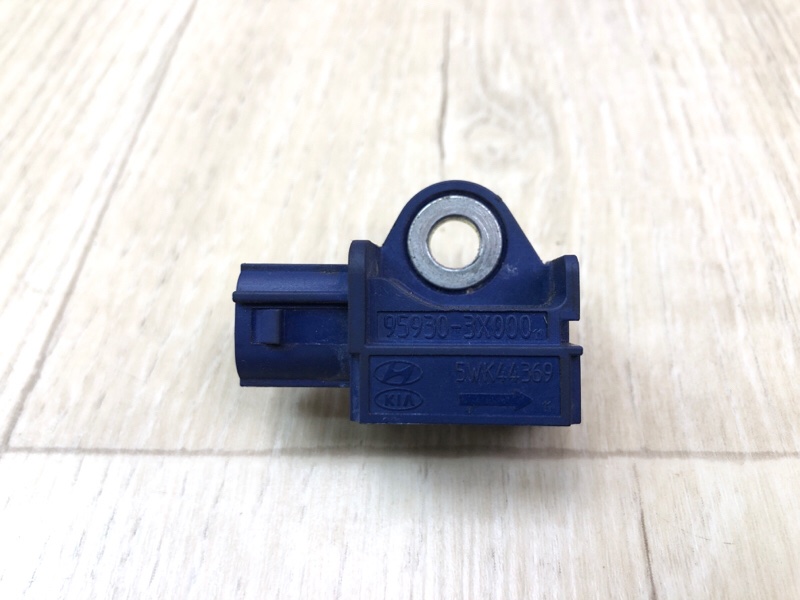 Датчик удара передний ELANTRA MD 10-15 MD Датчик удара передний ELANTRA MD 10-15 MD