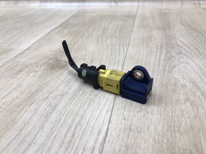 Запчасть датчик удара передний HYUNDAI ELANTRA MD 10-15 MD 95930-3X000 Б/У Датчик удара передний HYUNDAI ELANTRA MD 10-15 MD 95930-3X000 Б/У