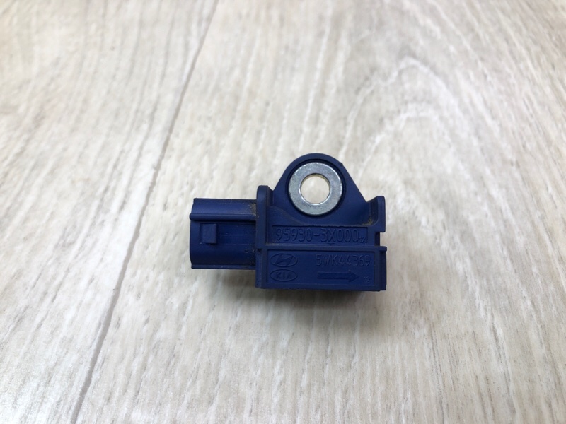 Датчик удара передний ELANTRA MD 10-15 MD Датчик удара передний ELANTRA MD 10-15 MD