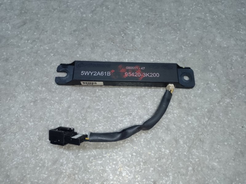 Запчасть антенна HYUNDAI SONATA YF 10-14 2011 2.4 G4KK 95420-3K200 Б/У Антенна HYUNDAI SONATA YF 10-14 2011 2.4 G4KK 95420-3K200 Б/У