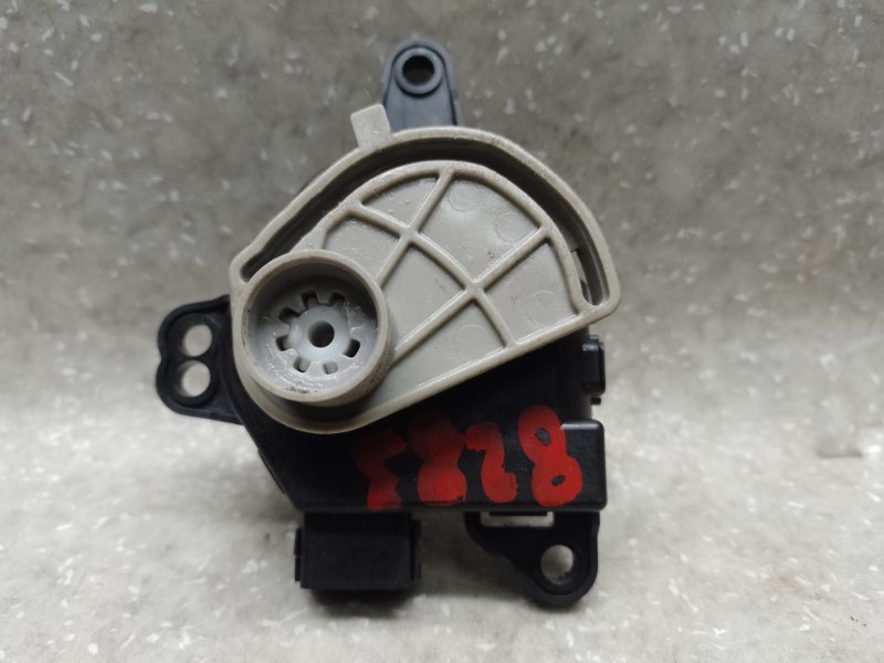 Запчасть моторчик заслонки печки HYUNDAI SONATA YF 10-14 2011 2.4 G4KK 97159-4R150 Б/У Моторчик заслонки печки HYUNDAI SONATA YF 10-14 2011 2.4 G4KK 97159-4R150 Б/У