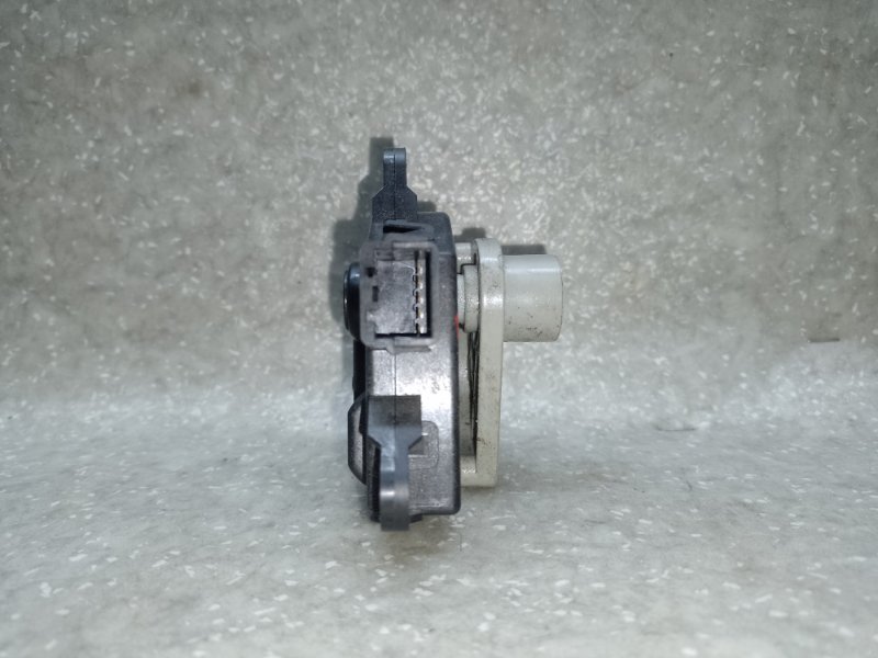 Моторчик заслонки печки HYUNDAI SONATA YF 10-14 2.4 G4KK Моторчик заслонки печки HYUNDAI SONATA YF 10-14 2.4 G4KK