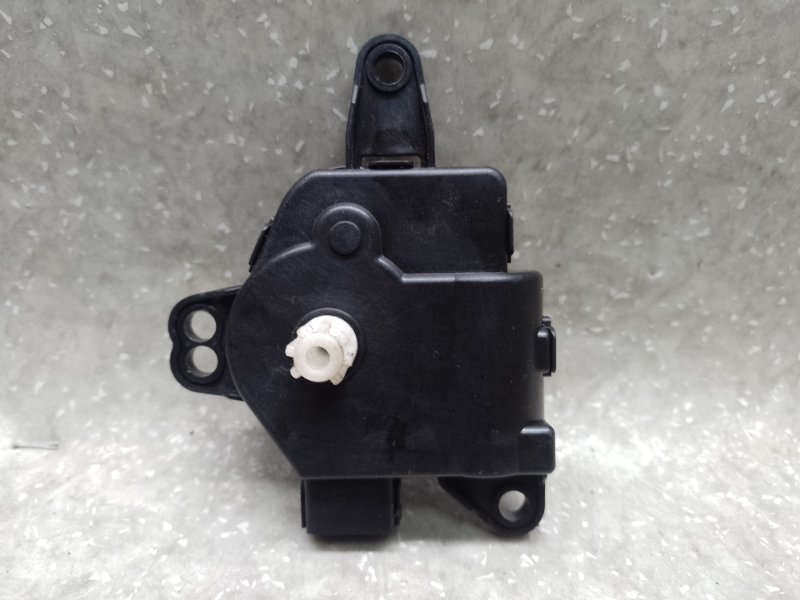 Запчасть моторчик заслонки печки HYUNDAI SONATA YF 10-14 2011 2.4 G4KK 97157-3SAA0 Б/У Моторчик заслонки печки HYUNDAI SONATA YF 10-14 2011 2.4 G4KK 97157-3SAA0 Б/У