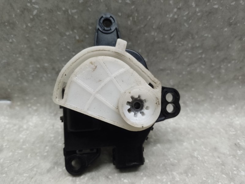 Запчасть моторчик заслонки печки HYUNDAI SONATA YF 10-14 2011 2.4 G4KK 97159-4R050 Б/У Моторчик заслонки печки HYUNDAI SONATA YF 10-14 2011 2.4 G4KK 97159-4R050 Б/У