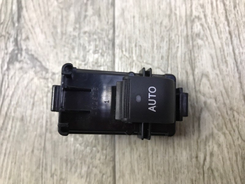 Кнопка стеклоподъемника передняя правая LEXUS ES350 06-12 2007 Седан 3.5 84810-33110 Б/У