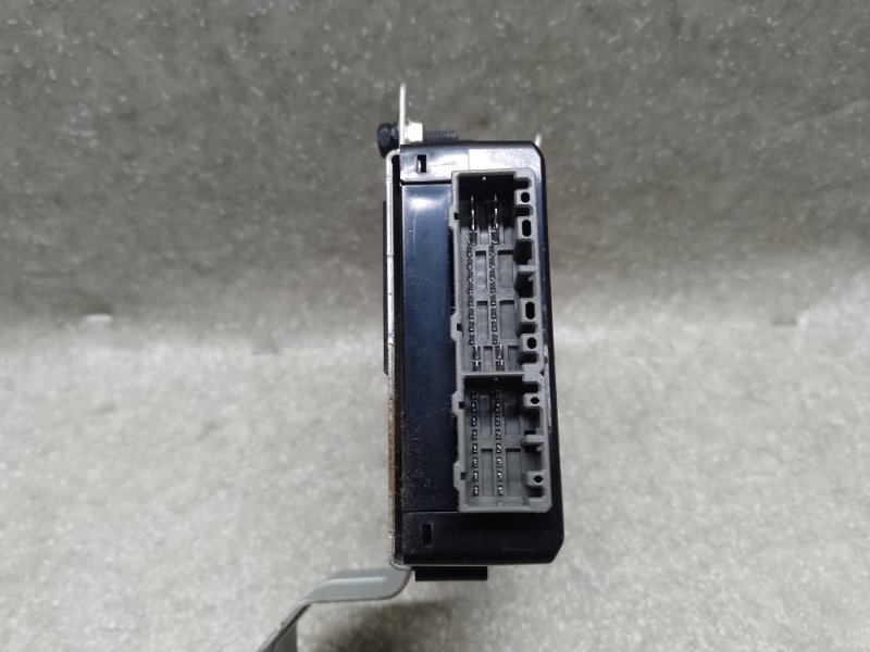 Блок управления центральным замком HYUNDAI SONATA YF 10-14 2.4 G4KK Блок управления центральным замком HYUNDAI SONATA YF 10-14 2.4 G4KK