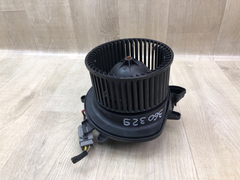 Моторчик печки FORD MUSTANG 15- 2017 Кабриолет 3.7 C37PDED FR3Z-19805-B Б/У