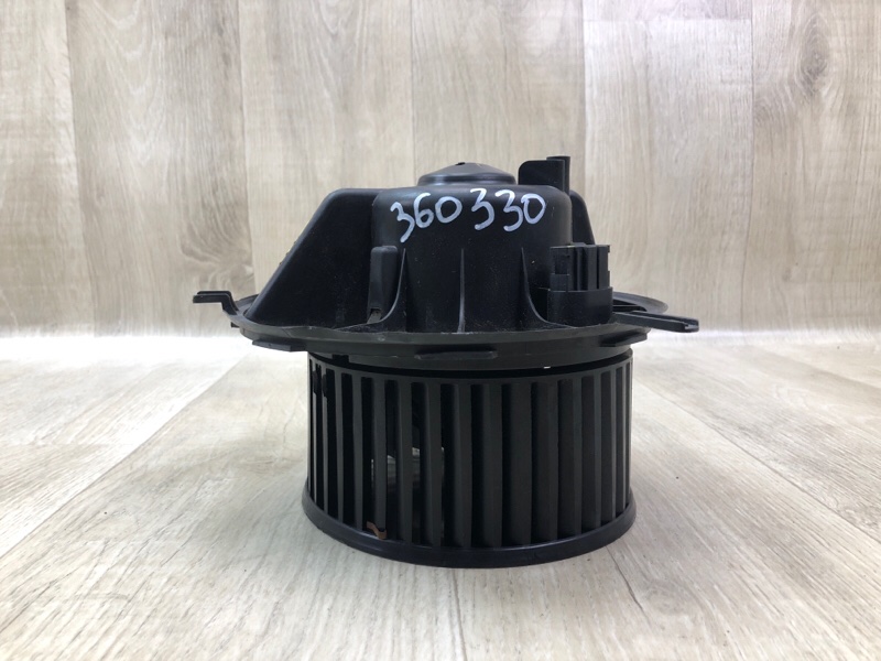 Моторчик печки JETTA USA 10-17 2.5 Моторчик печки JETTA USA 10-17 2.5