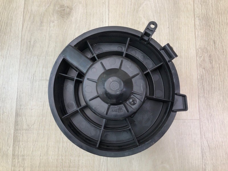 Моторчик печки ROGUE 08-15 2010 2.5 QR25DE Моторчик печки ROGUE 08-15 2010 2.5 QR25DE