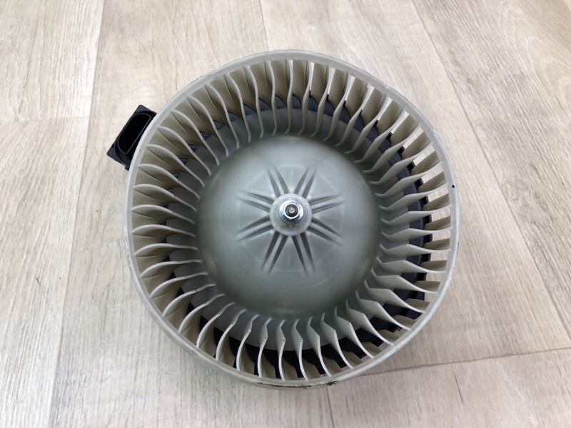 Моторчик печки передний DODGE JOURNEY 08-20 2.4 ED3 Моторчик печки передний DODGE JOURNEY 08-20 2.4 ED3