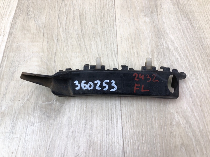 Кронштейн переднего бампера (на крыле) левый HYUNDAI ELANTRA MD 10-15 1.8 G4NB